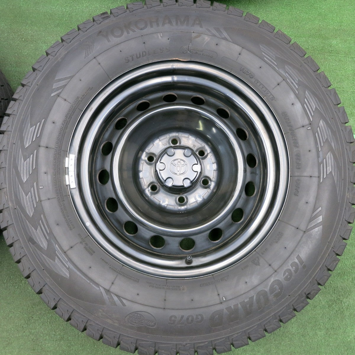 *送料無料* バリ溝！9分★トヨタ FJクルーザー 純正 スチール 265/70R17 スタッドレス ヨコハマ アイスガード G075 PCD139.7/6H★4051704HAス