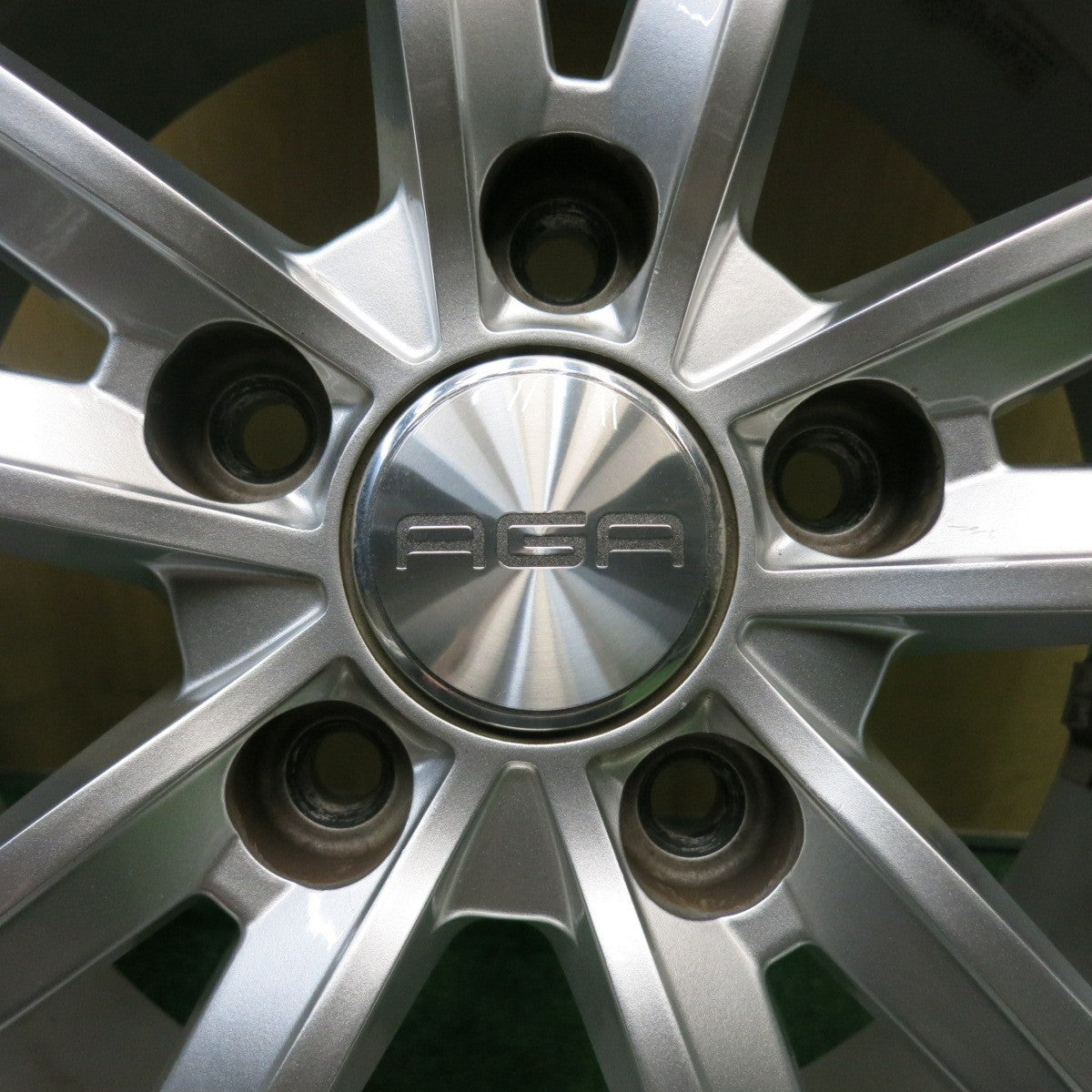 バリ溝！キレイ！8.5分★BMW 等 AGA Welt 205/55R16 スタッドレス ブリヂストン ブリザック VRX2 16インチ ヴェルト PCD120/5H★5071302HAス