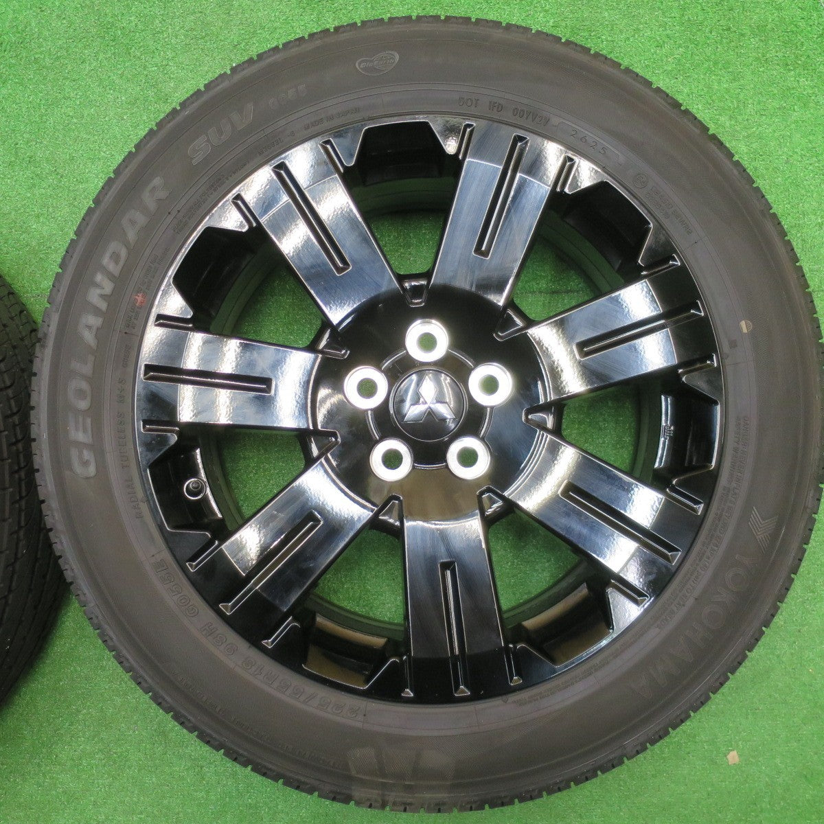 新車外し！25年★三菱 デリカ D:5 シャモニー 純正 ENKEI 225/55R18 ヨコハマ ジオランダー SUV G055 G055E 18インチ エンケイ D5 PCD114.3/5H★5102403NJノ