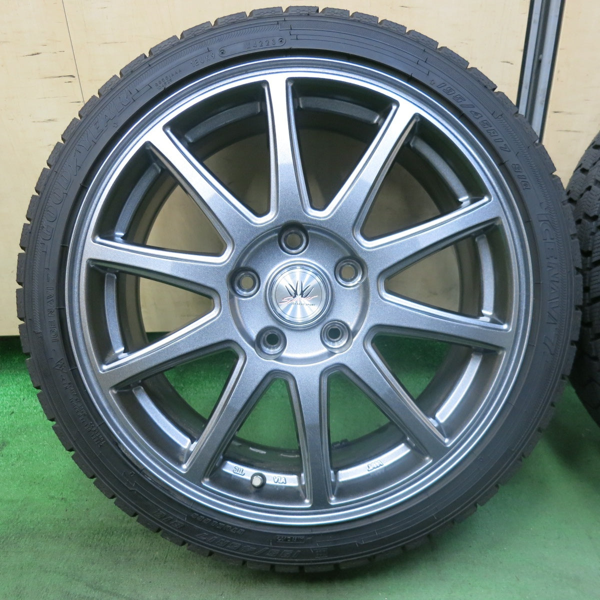 バリ溝！23年！キレイ！9.5分以上★LOXARNY SPORT 195/45R17 スタッドレス グッドイヤー アイスナビ7 ロクサーニ スポーツ 17インチ PCD114.3/5H★5111701SKス