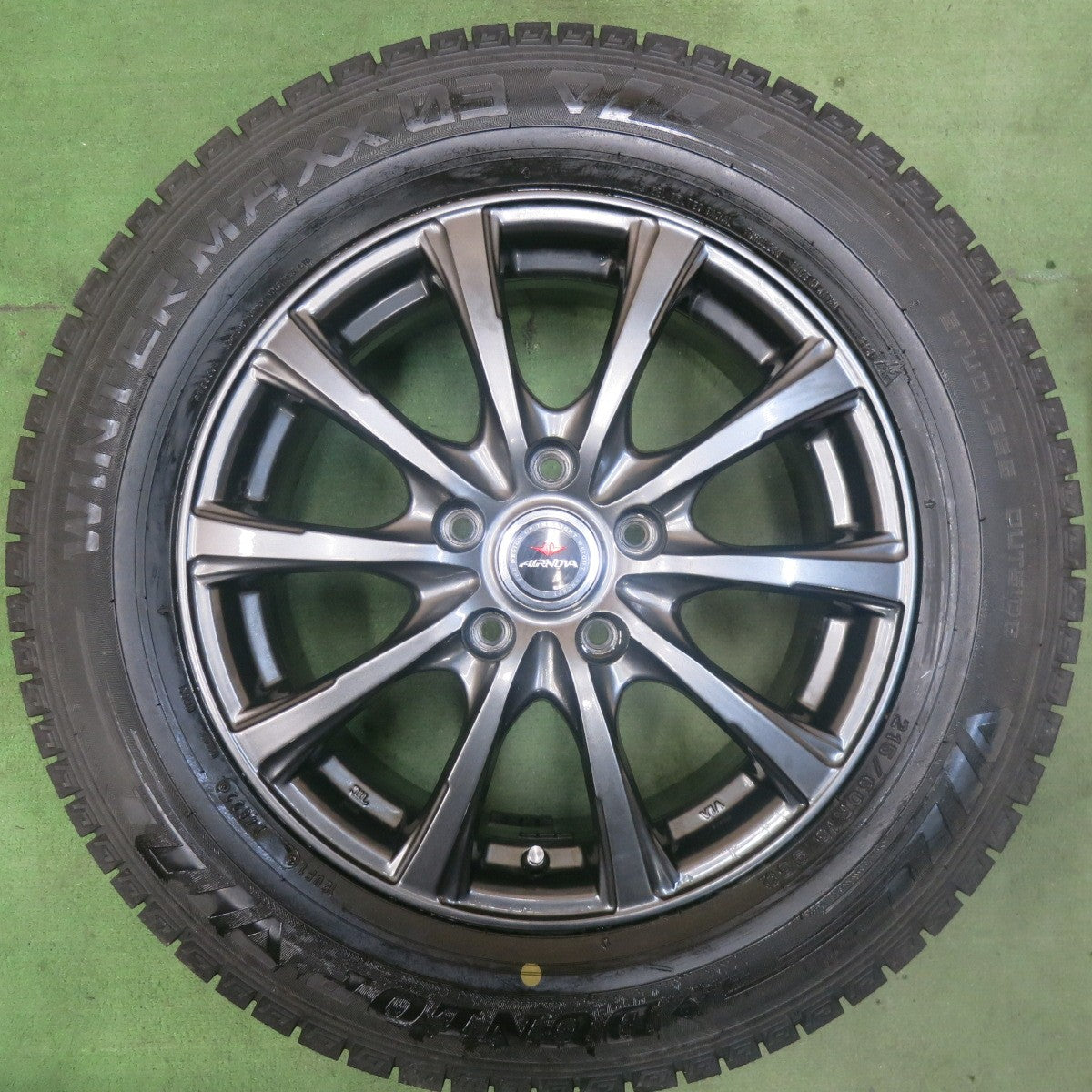 バリ溝！22年！キレイ！9.5分★スタッドレス 215/60R16 ダンロップ ウインターマックス 03 AIRNOVA エアノヴァ 16インチ PCD114.3/5H★5123002SKス
