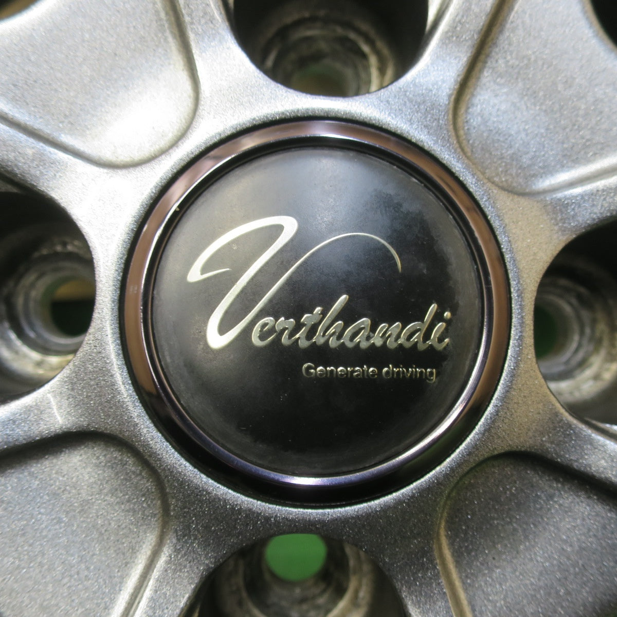 バリ溝！キレイ！9.5分★スタッドレス 185/65R15 ナンカン アイスアクティバ AW-1 Verthandi ヴェルサンディ ヴェルザンディ 15インチ PCD100/4H★5111410イス