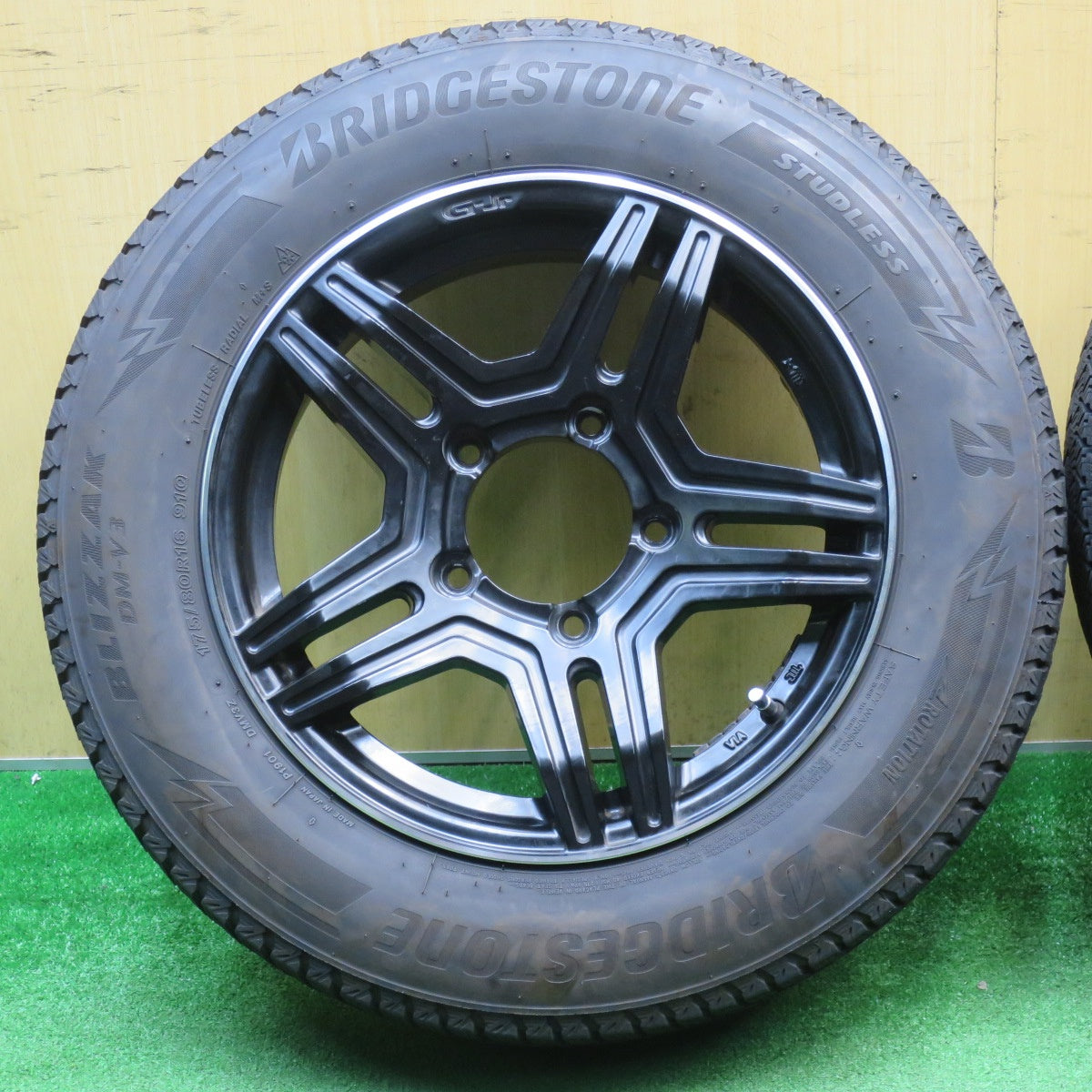 バリ溝！8.5分★PREMIX GRAVAS-Jr 175/80R16 スタッドレス ブリヂストン ブリザック DM-V3 プレミックス グラバスジュニア 16インチ PCD139.7/5H★5121803NJス