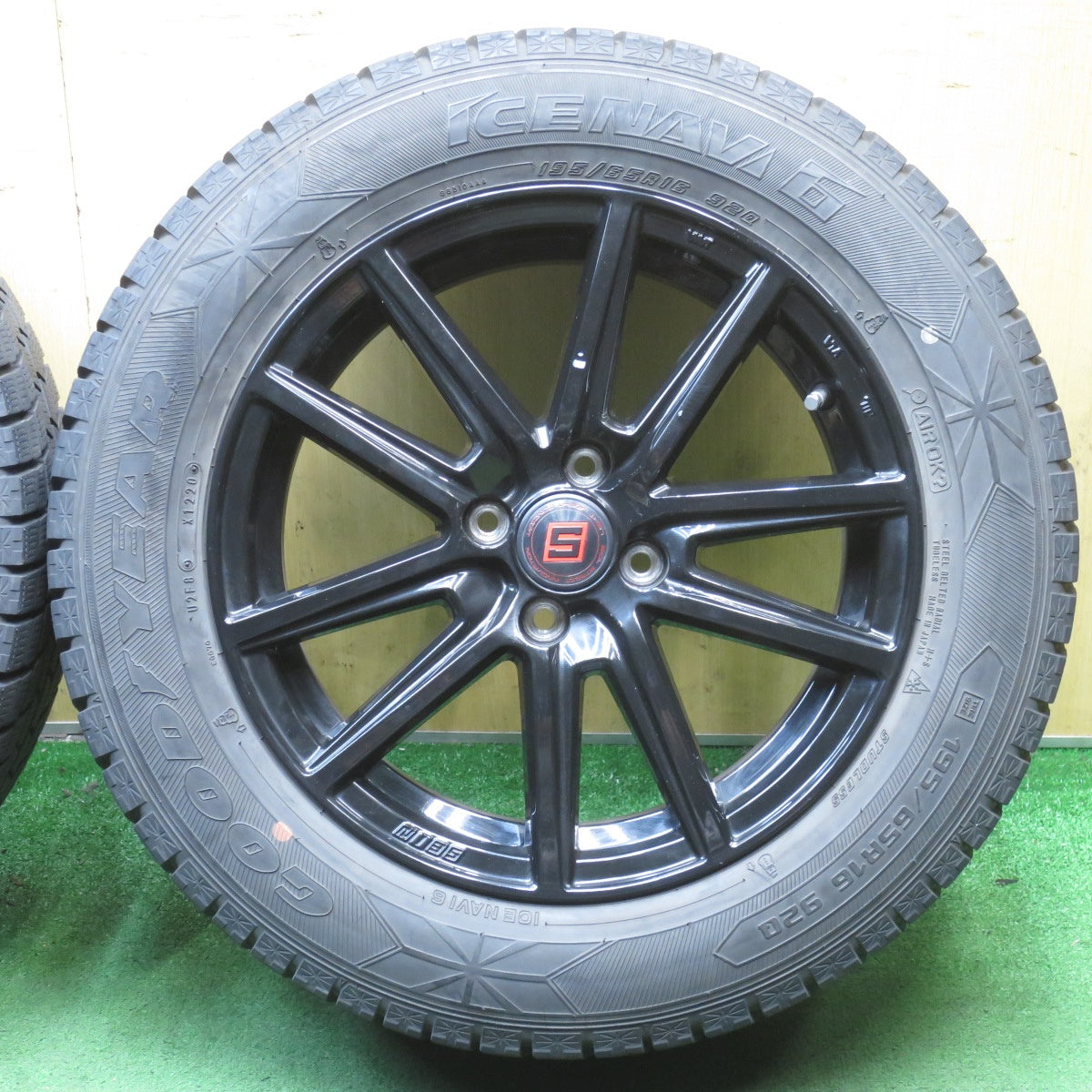 バリ溝！キレイ！8.5分◎スタッドレス 195/65R16 グッドイヤー アイスナビ6 SEIN ザイン 16インチ PCD100/4H◎6100902NJス