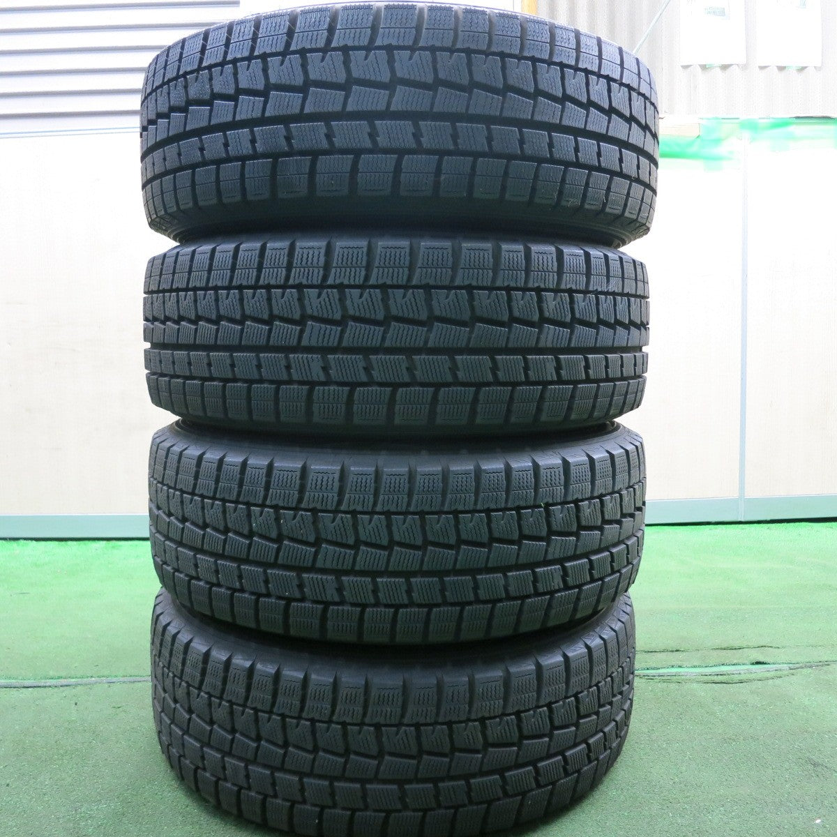 *送料無料* バリ溝！キレイ！9.5分★スタッドレス 205/60R16 ダンロップ ウインターマックス WM01 TEAD テッド 16インチ PCD114.3/5J★4051506HAス