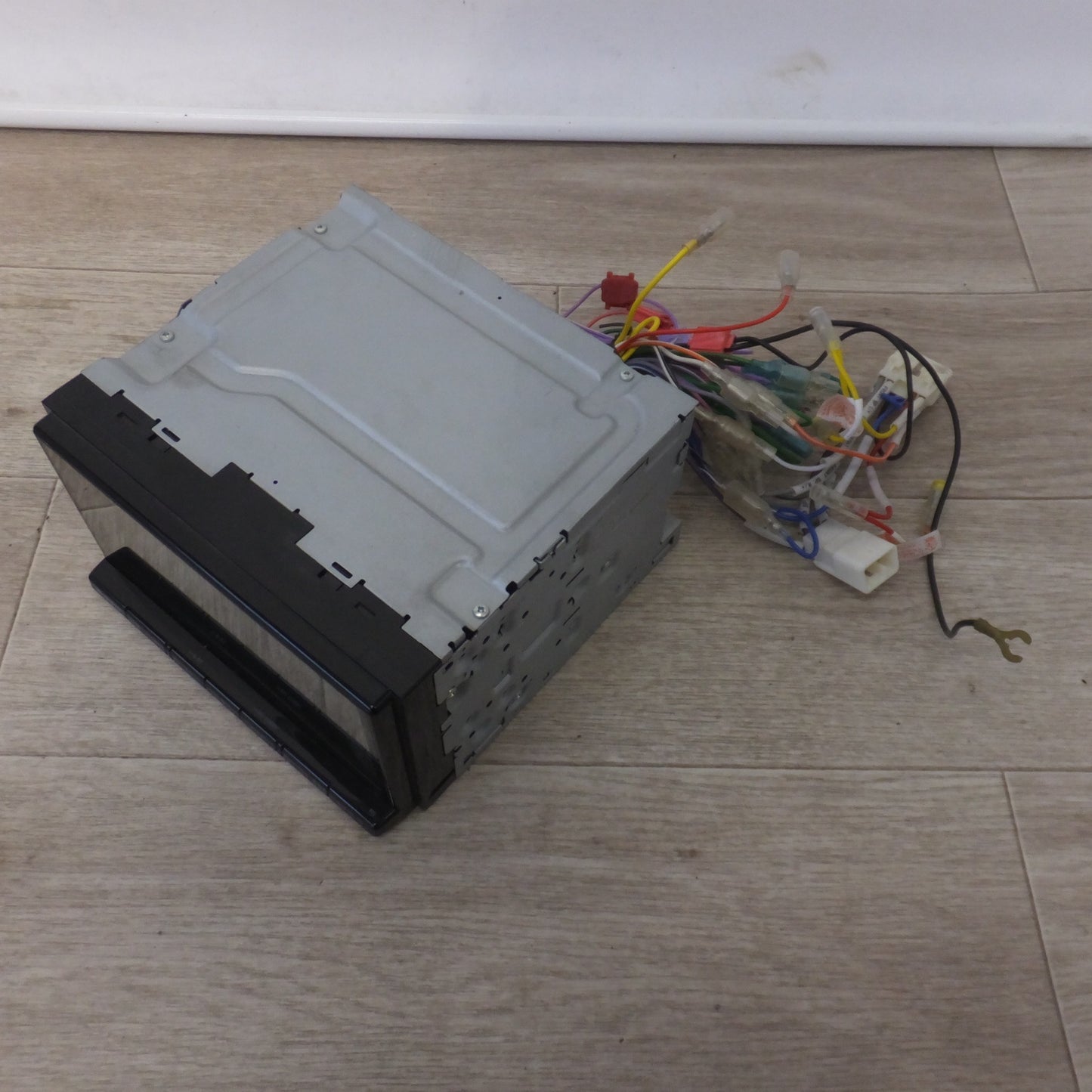 [送料無料] ★カロッツェリア carrozzeria AV一体型メモリーナビゲーション 楽ナビ AVIC-RZ111-B1(1)★