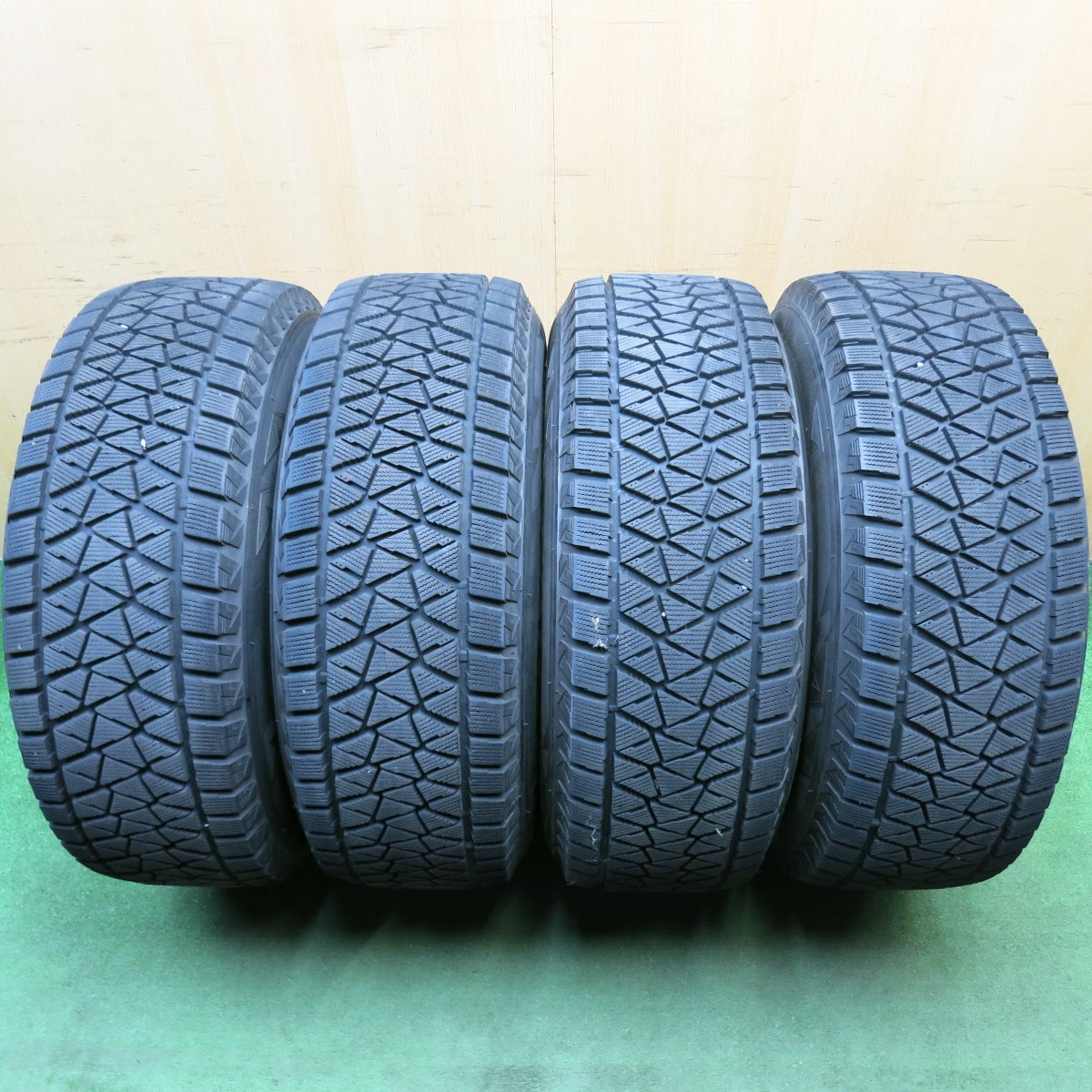 バリ溝！キレイ！9分★スタッドレス 265/70R16 ブリヂストン ブリザック DM-V2 社外 アルミ 16インチ PCD139.7/6H★6043007HAス