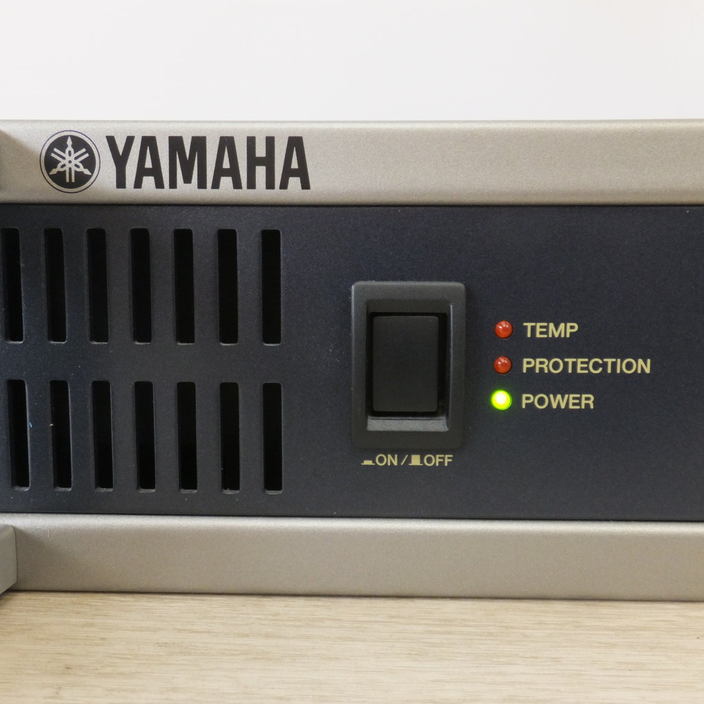 [送料無料] 現状品 キレイ★ヤマハ YAMAHA パワーアンプリファイアー POWER AMPLIFIER P1000S　100V 150W 50/60Hz★
