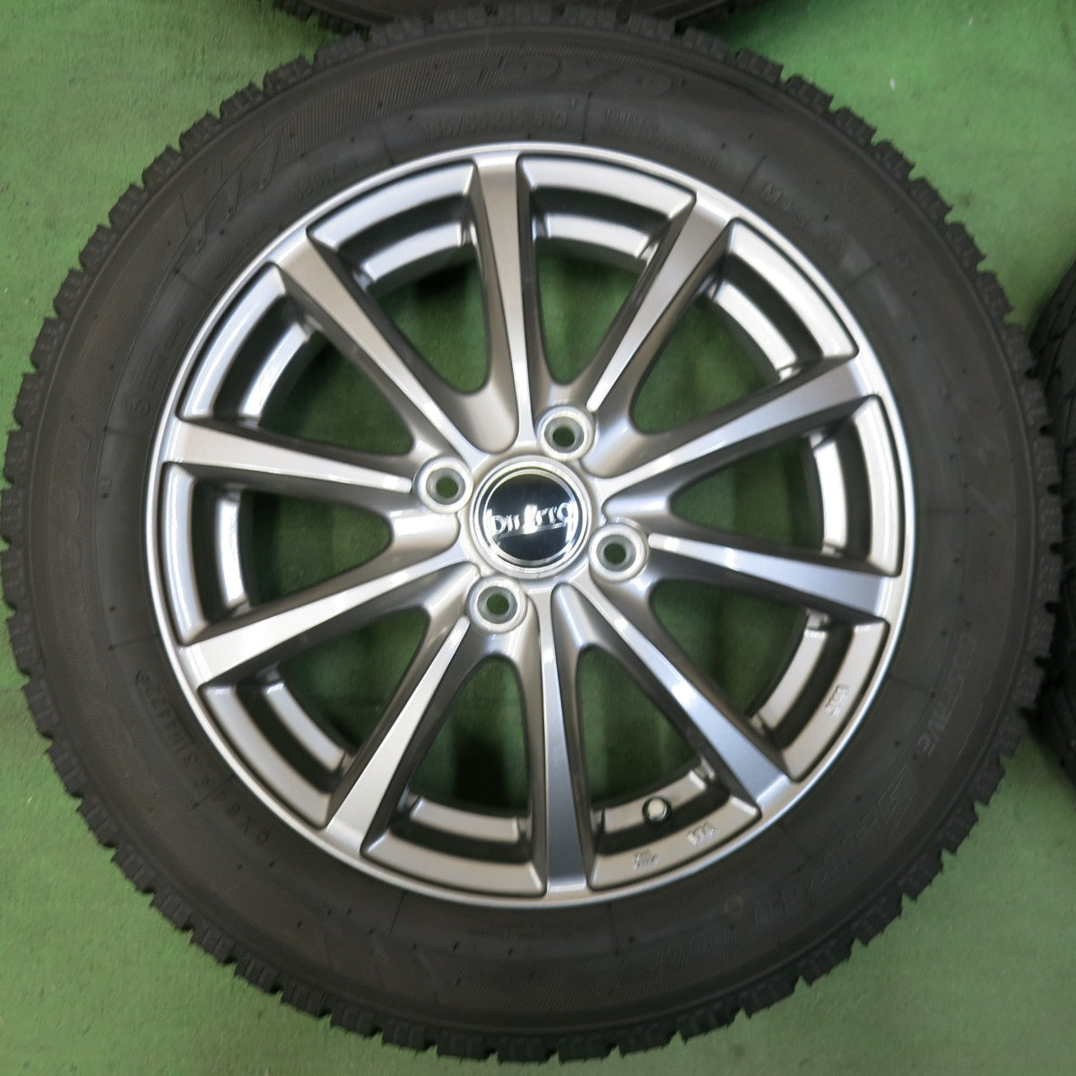 バリ溝！22年！キレイ！9.5分以上★スタッドレス 165/65R15 トーヨー オブザーブ ガリット GIZ DILETTO ディレット 15インチ ソリオ タフト 等 PCD100/4H★5070419SYス