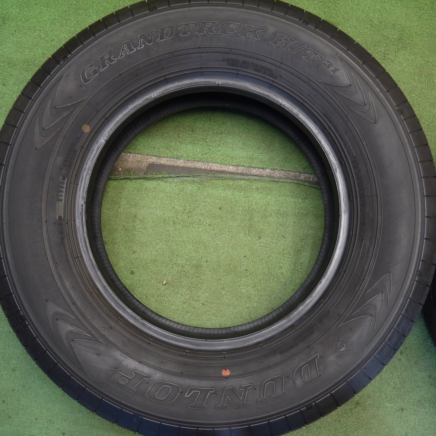 新車外し！26年★195/80R15 ダンロップ グラントレック H/T 31 タイヤ 15インチ ジムニー シエラ 等★6072804Hノタ