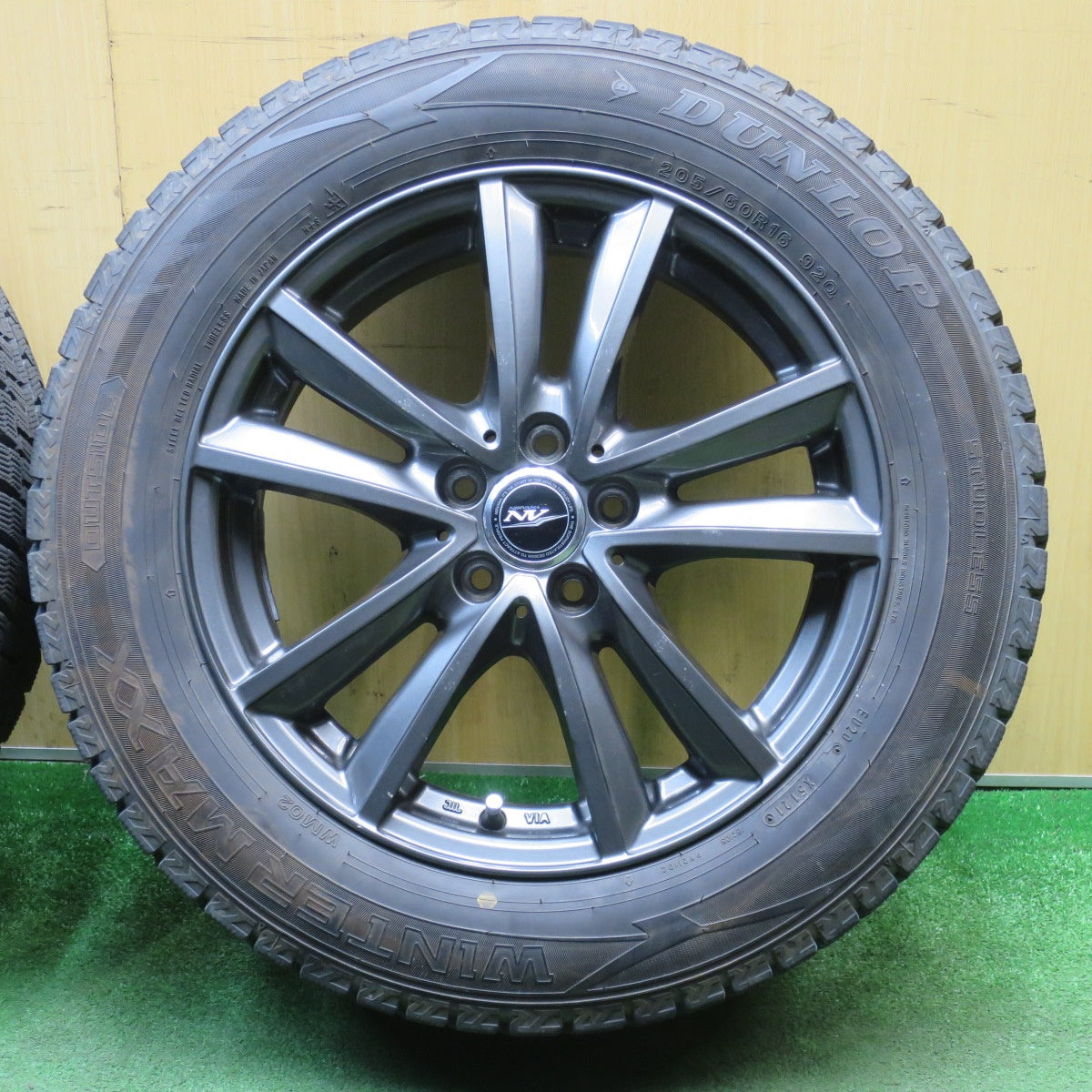 バリ溝！9.5分★レガシィ エクシーガ 等 205/60R16 スタッドレス ダンロップ ウインターマックス WM02 NIRVANA NV ニルヴァーナ ニルバーナ 16インチ PCD100/5H★6021805NJス