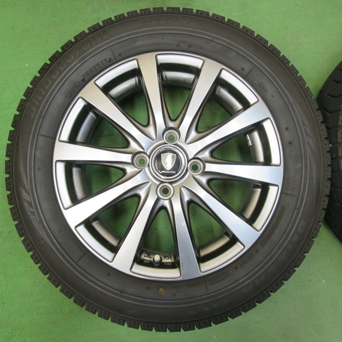 バリ溝！キレイ！9.5分★スタッドレス 185/60R15 ブリヂストン ブリザック VRX MANARAY SPORT マナレイスポーツ 15インチ PCD100/4H★5040706イス