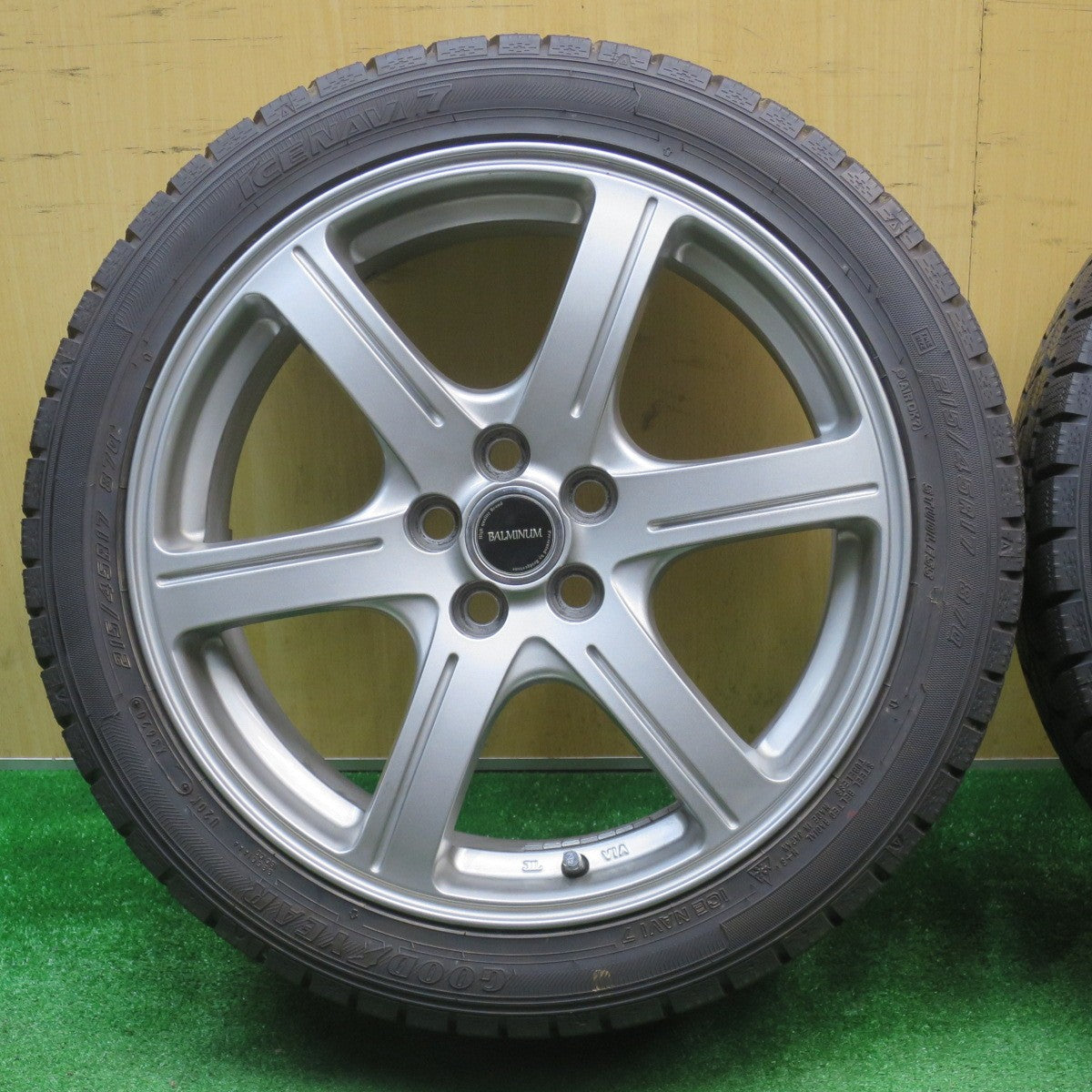 バリ溝！9.5分以上★プリウス 等 215/45R17 スタッドレス グッドイヤー アイスナビ7 BALMINUM バルミナ 17インチ PCD100/5H★5111703NJス