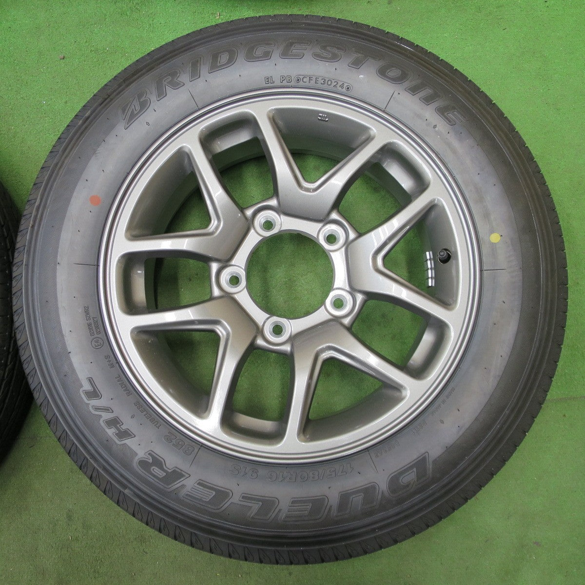 新車外し！24年★スズキ JB64W ジムニー 純正 175/80R16 ブリヂストン デューラー H/L 852 DUELER 16インチ PCD139.7/5H★6040301NGノ