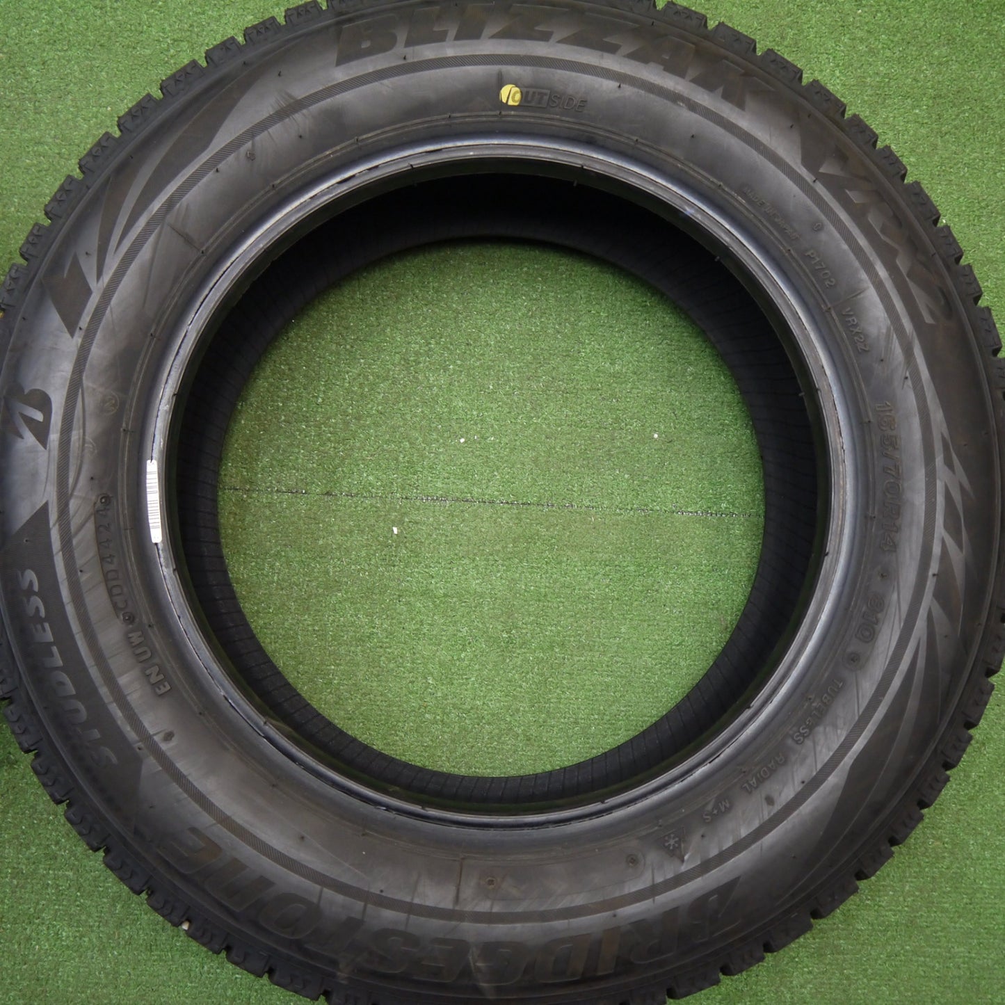 バリ溝！24年！9.5分★スタッドレス 165/70R14 ブリヂストン ブリザック VRX2 タイヤ 14インチ ヴィッツ マーチ ノート キューブ 等★5120905Hスタ