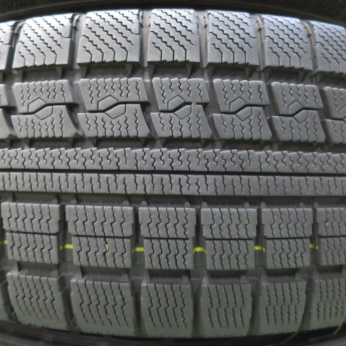 [送料無料] バリ溝！9.5分★スタッドレス 225/55R18 トーヨー ウインター トランパス MK4α Exceeder エクシーダー 18インチ PCD114.3/5H★5012409イス