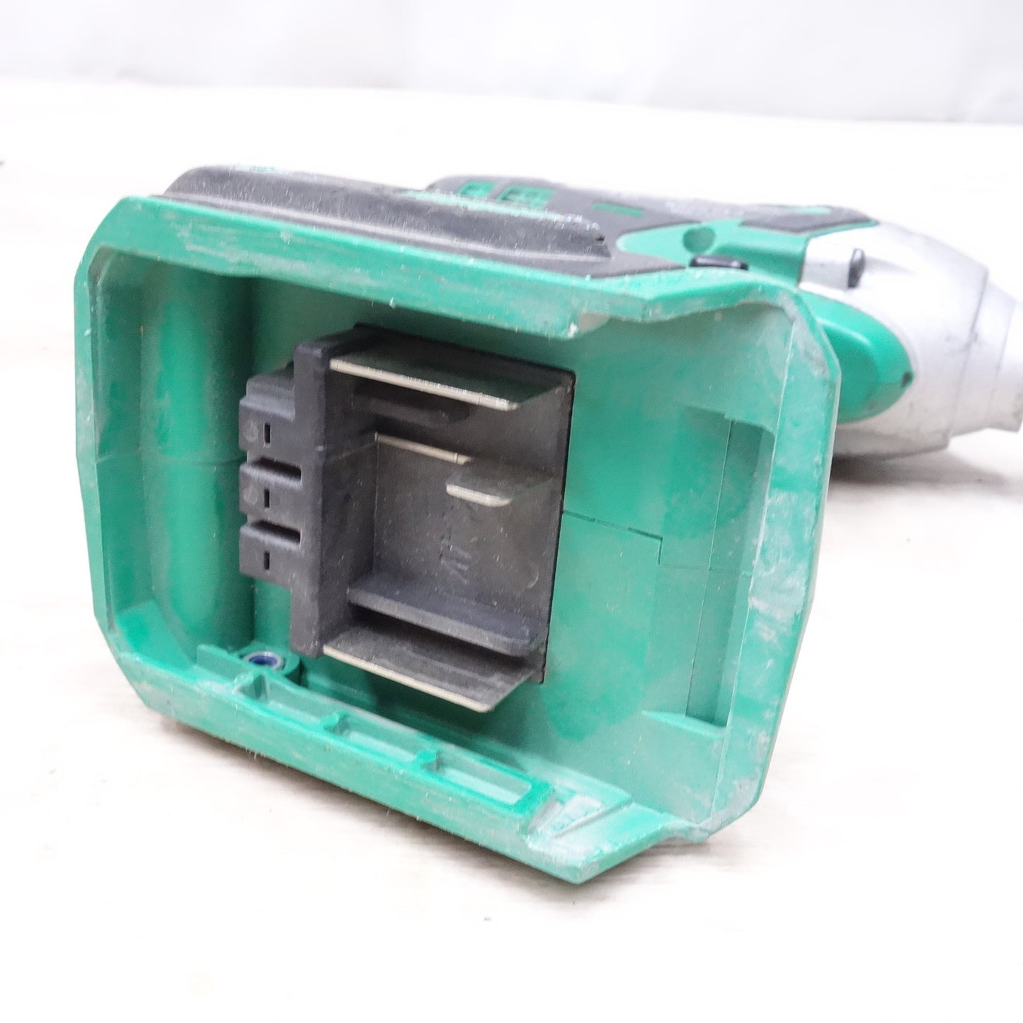 [送料無料] ◆マキタ 充電式 インパクト ドライバ 14.4V M695D ケース付き 電動 工具 ジャンク◆