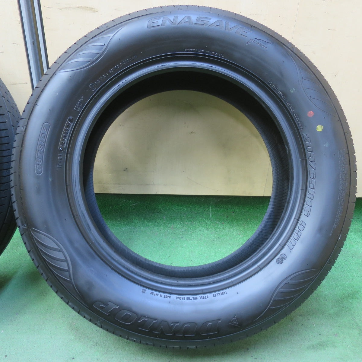 新車外し！25年★205/65R16 ダンロップ エナセーブ EC350+ タイヤ 16インチ ヤリスクロス セレナ 等★6071402イノタ