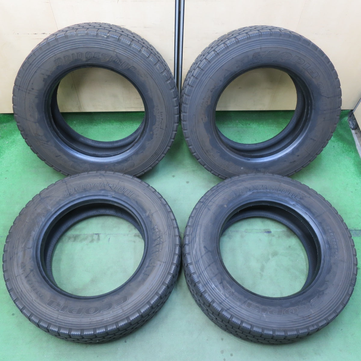 バリ溝！25年！9.5分★トラック タイヤ 245/70R19.5 136/134J ブリヂストン エコピア M801 Ⅱ ミックス オールシーズン 19.5インチ★6010919イスタ