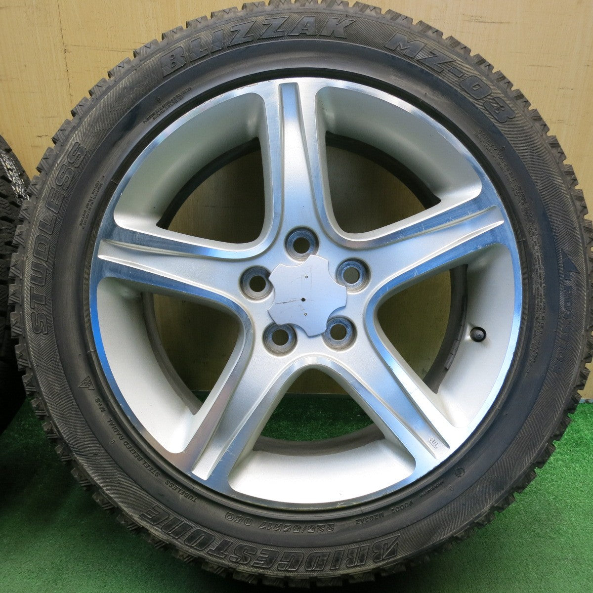 バリ溝！9分◎トヨタ アルテッツァ 純正 225/55R17 スタッドレス ブリヂストン ブリザック MZ-03 17インチ PCD114.3/5H◎6072606HAス