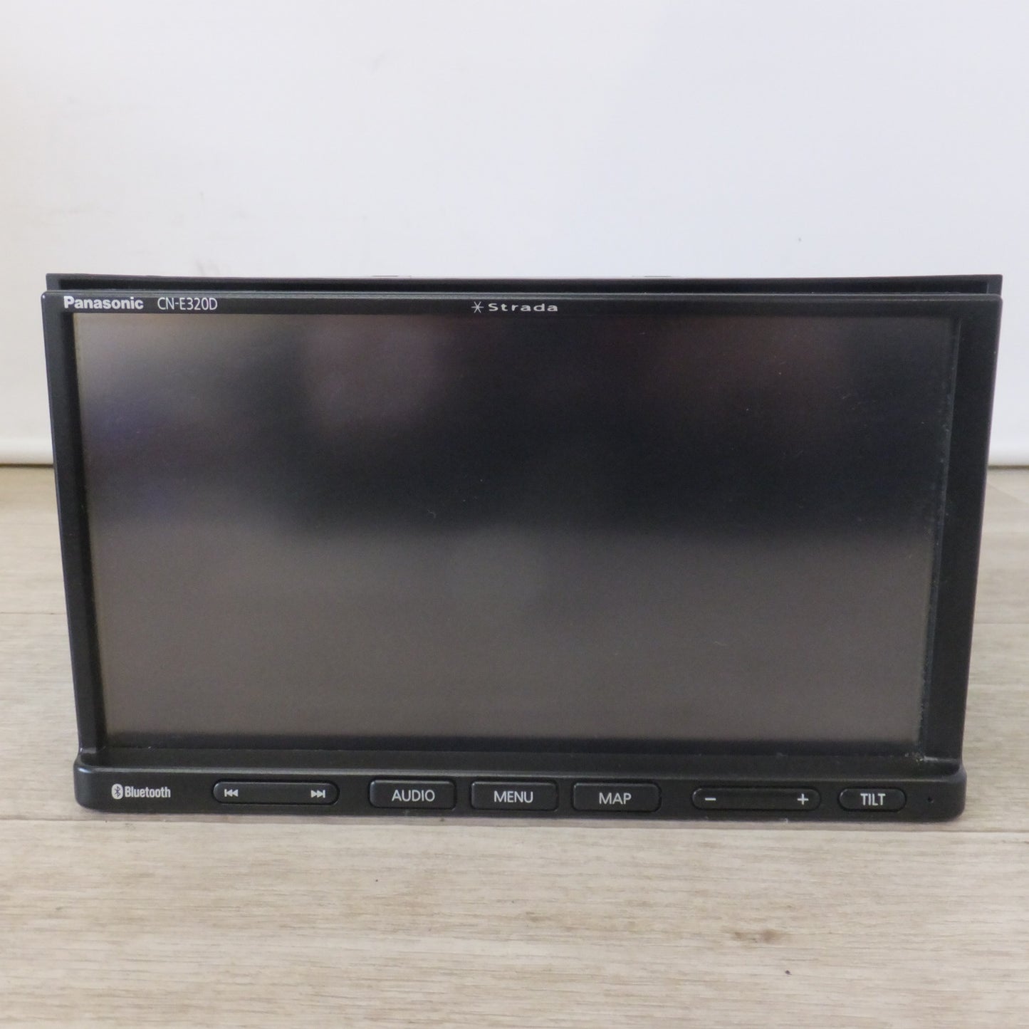 [送料無料] ★パナソニック Panasonic SSDカーナビステーション Strada CN-E320D[8]★