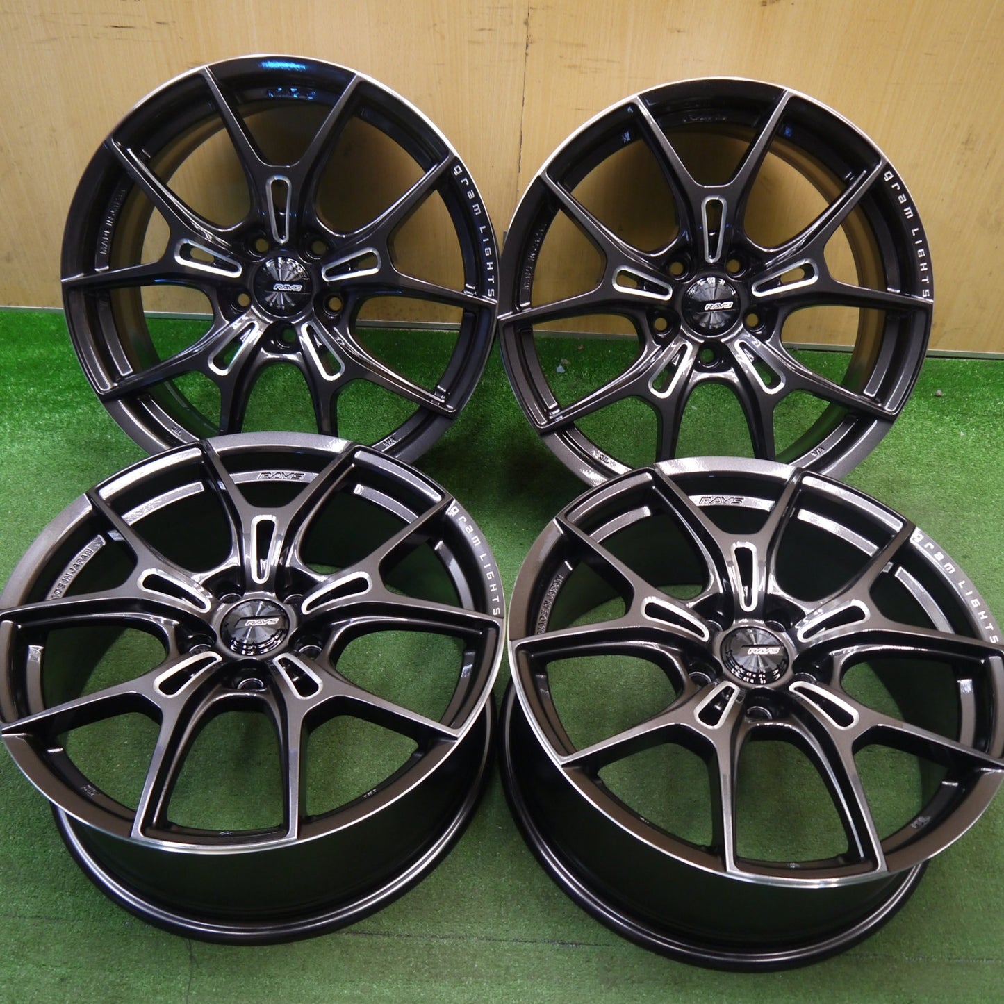 未使用！付属品付き★RAYS gram LIGHTS 57FXZ 18インチ ホイール レイズ グラムライツ 18×7.5J PCD114.3/5H★6020905Hホ