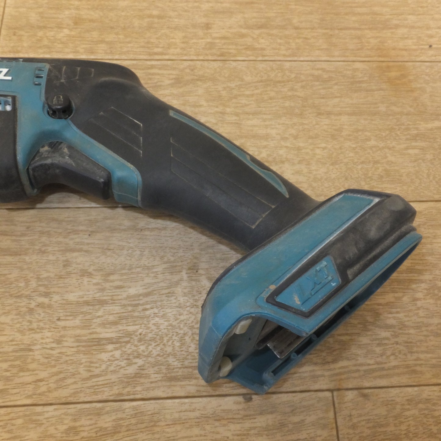 [送料無料] ★マキタ makita 充電式レシプロソー JR184DRF 18V　JR184D 本体のみ★