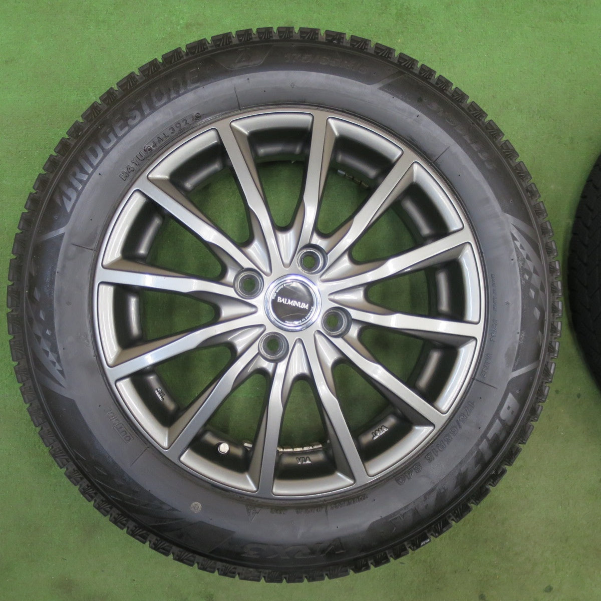 バリ溝！22年！キレイ！8.5分★スタッドレス 175/65R15 ブリヂストン ブリザック VRX3 BALMINUM AR12 バルミナ 15インチ PCD100/4H★6021102TTス