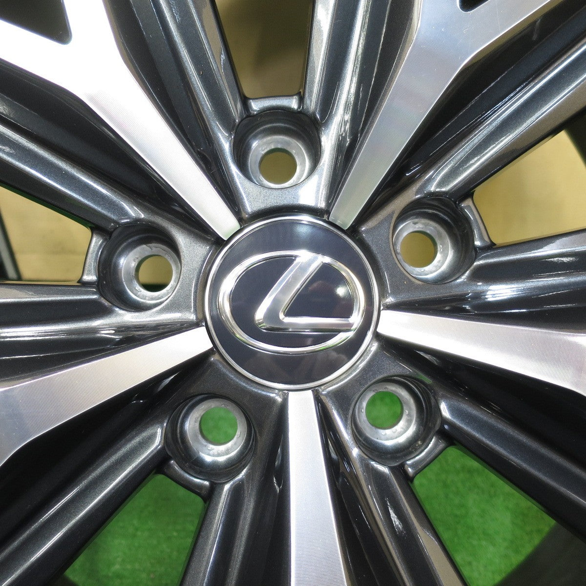 *送料無料* 新車外し★レクサス LBX Relax リラックス 純正 ダークプレミアムメタリック ホイール 18インチ 18×7J PCD114.3/5H★4042203KMホ