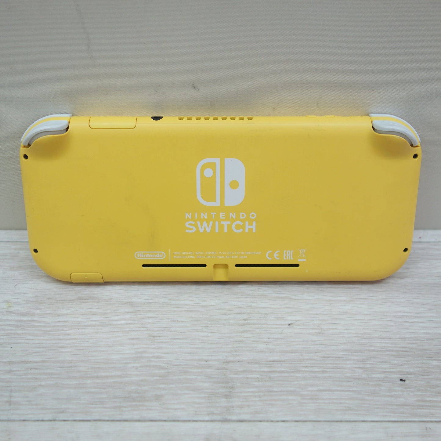 [送料無料] ☆任天堂 スイッチ ライト 本体 HDH-001 Nintendo Switch Lite 黄色 イエロー☆