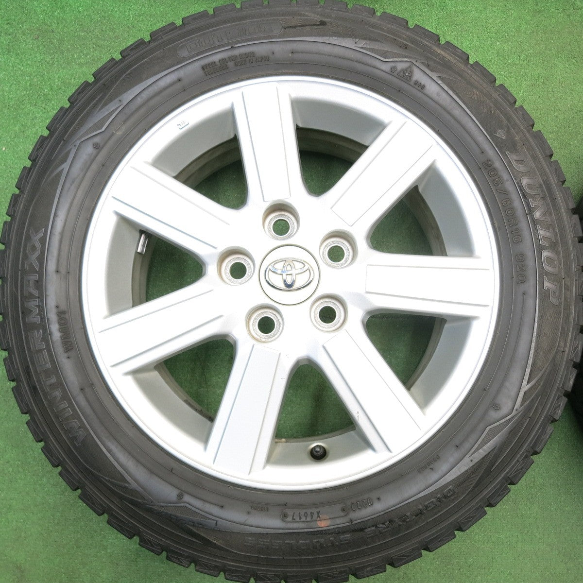 バリ溝！9分★トヨタ 70系 ノア ヴォクシー 純正 205/60R16 スタッドレス ダンロップ ウインターマックス WM01 16インチ PCD114.3/5H★6022306HAス