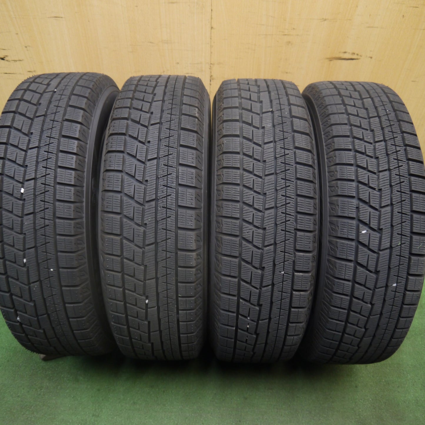 バリ溝！22年！キレイ！ほぼ10分★スタッドレス 185/65R15 ヨコハマ アイスガード iG60 ravrion RS01 ラブリオン 15インチ PCD100/4H★5072906Hス