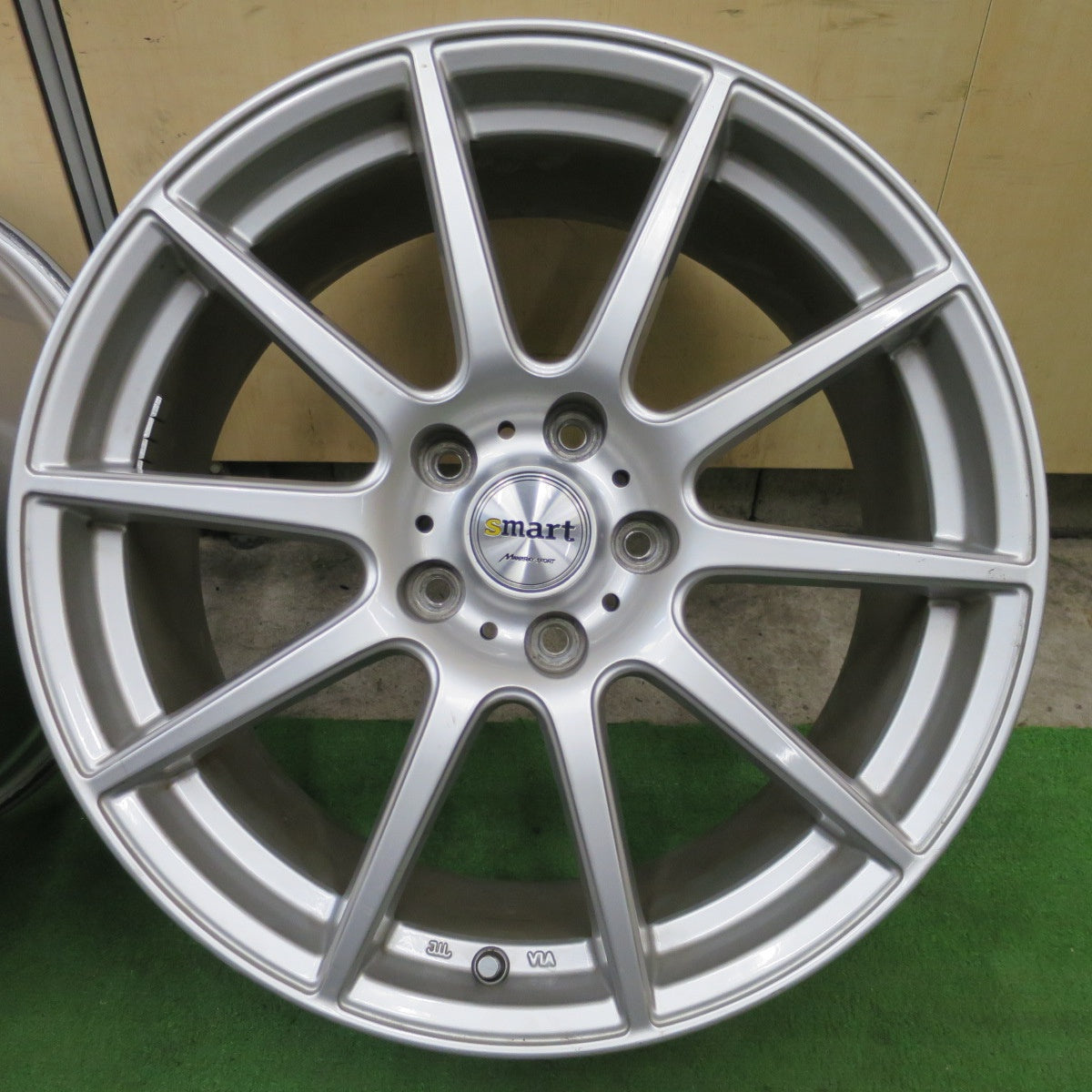 キレイ★smart MANARAY SPORT 18インチ ホイール スマート マナレイ スポーツ 18×8J PCD114.3/5H★6051005NGホ