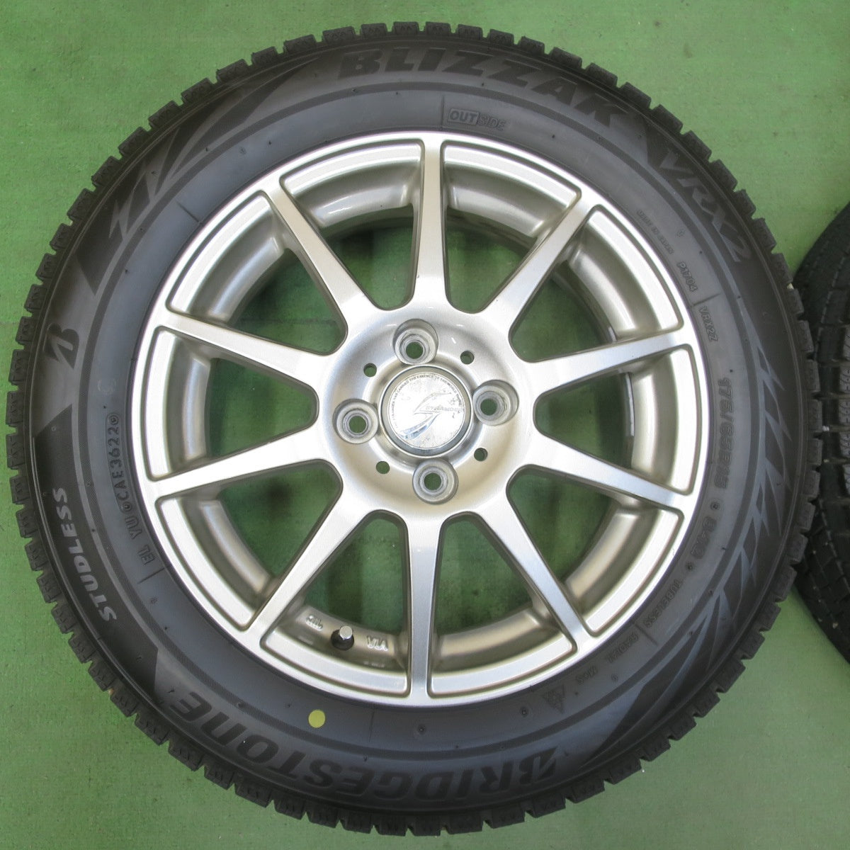 4本価格！22年★スタッドレス 175/65R15 ブリヂストン ブリザック VRX2 STRANGER ストレンジャー 15インチ PCD100/4H★5080405イス