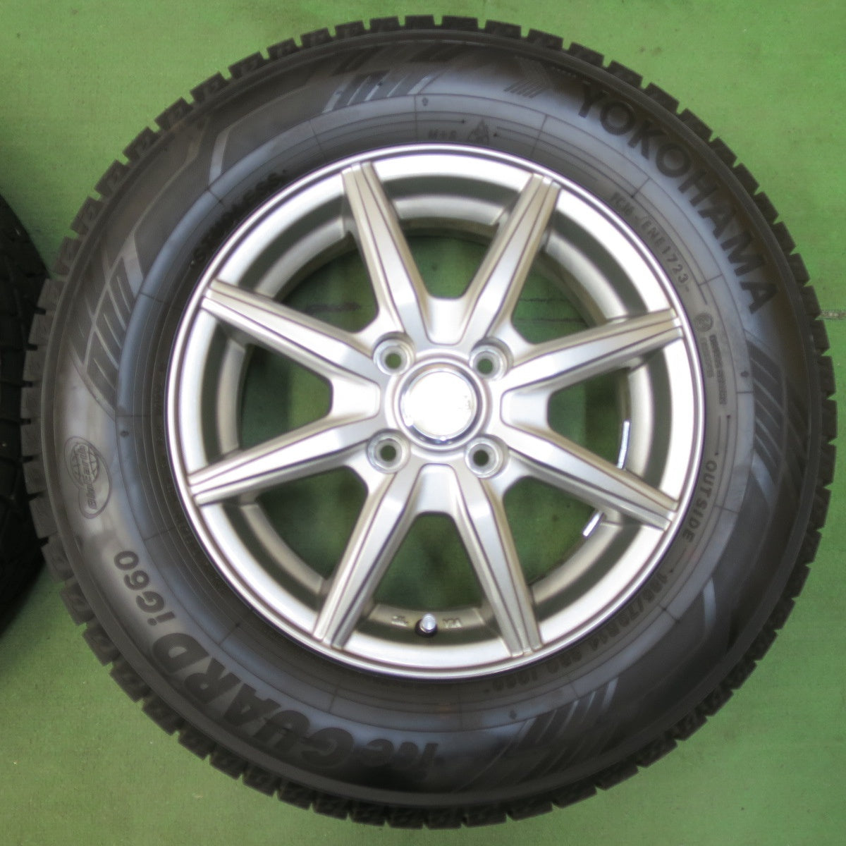 バリ溝！23年！キレイ！ほぼ10分★スタッドレス 185/70R14 ヨコハマ アイスガード iG60 LAYCEA レイシア 14インチ PCD100/4H★5103109イス