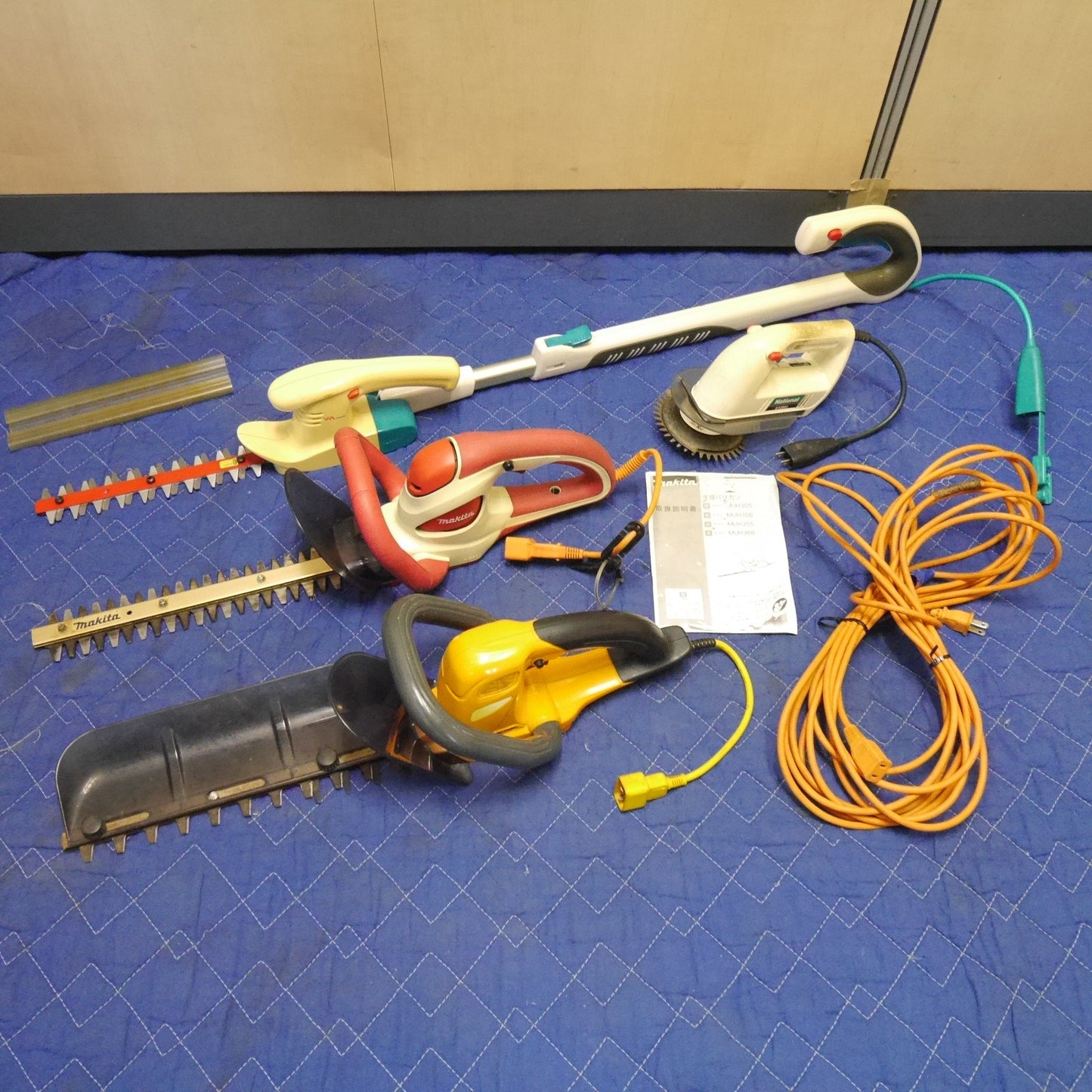 [送料無料] まとめ売り☆RYOBI ヘッジトリマ HT-3030 マキタ 300mm 生垣 バリカン MUH306 National 芝カッター EY2001 ムサシ 伸縮式 ガーデントリマー No.P-230☆