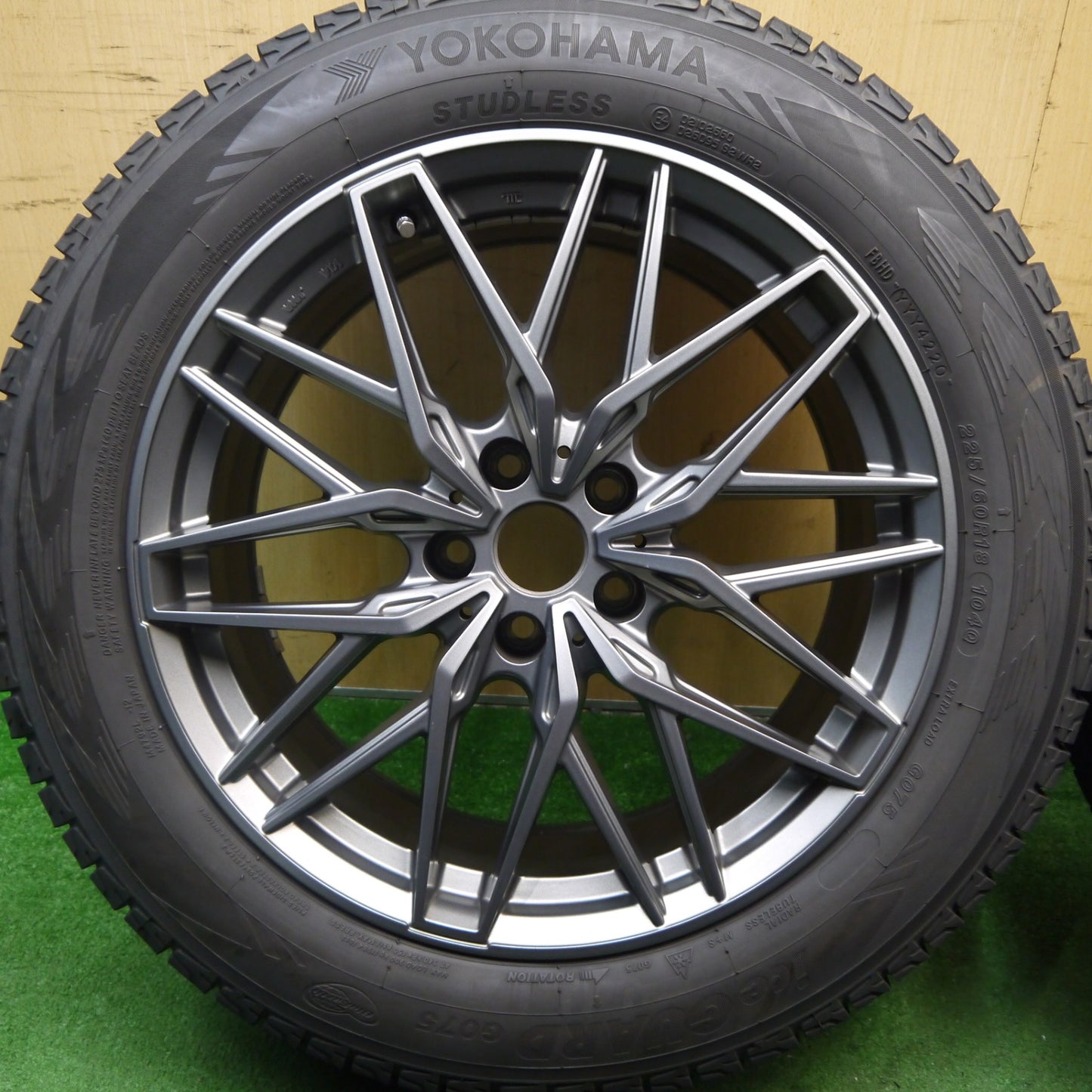 バリ溝！キレイ！9.5分★BMW 等 EUROBAHN nurburg MTX 225/60R18 スタッドレス ヨコハマ アイスガード G075 ユーロバーン ニュルブルグ PCD112/5H★5070811Hス