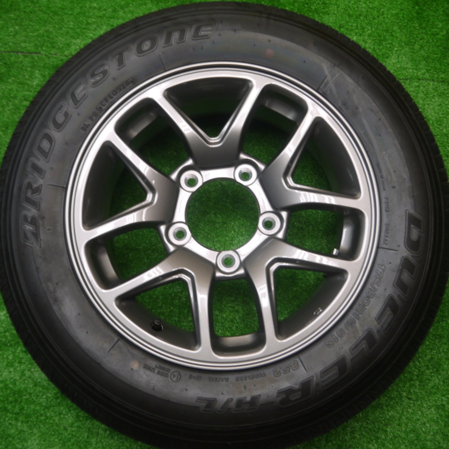 *送料無料* 新車外し！24年★スズキ ジムニー 純正 ENKEI 175/80R16 ブリヂストン デューラー H/L 852 16インチ エンケイ PCD139.7/5H★4080604Hノ