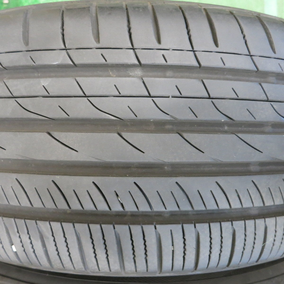 バリ溝！24年！キレイ！9.5分◎215/60R17 トーヨー プロクセス CL1 SUV Exceeder エクシーダー 17インチ PCD114.3/5H◎6092402HAノ