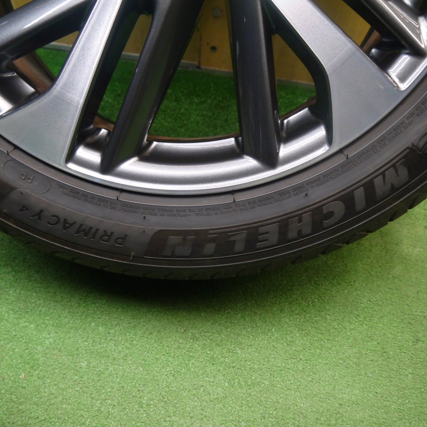 キレイ！24年！1本★トヨタ カローラ クロス Zグレード 純正 225/50R18 ミシュラン プライマシー4 PRIMACY4 18インチ PCD114.3/5H★6022702Hノ