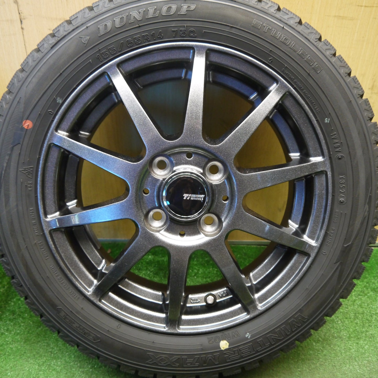 バリ溝！24年！キレイ！9.5分以上★スタッドレス 155/65R14 ダンロップ ウインターマックス WM02 Ti WHEELS 14インチ PCD100/4H★6031706Hス