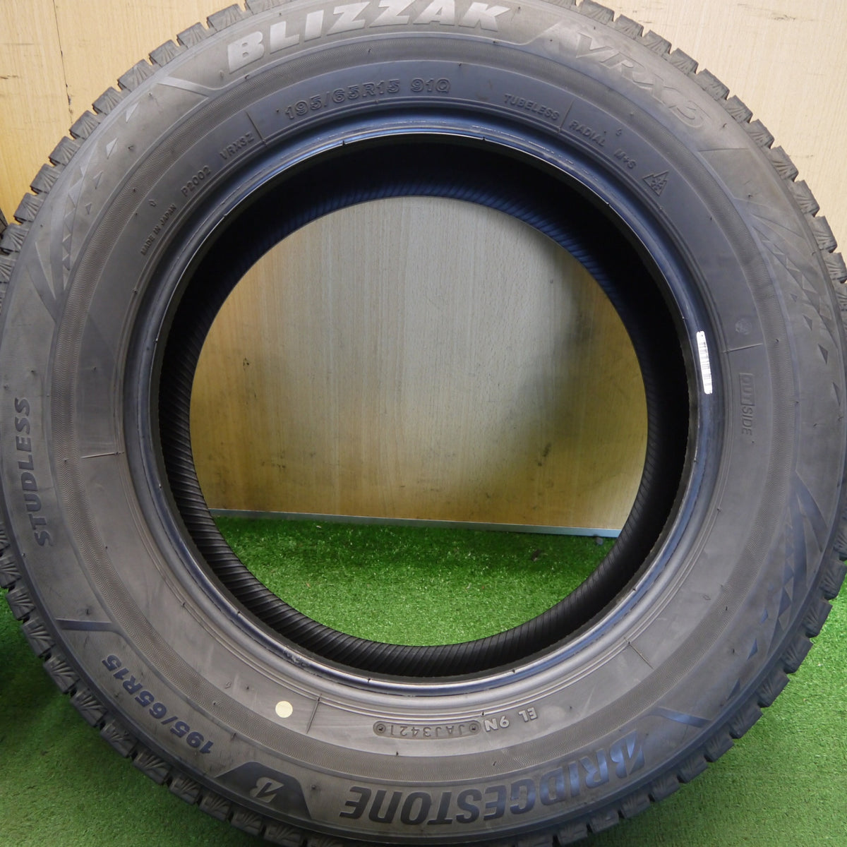 バリ溝！9.5分◎スタッドレス 195/65R15 ブリヂストン ブリザック VRX3 タイヤ 15インチ プリウス セレナ ノア ヴォクシー 等◎6080405Hスタ