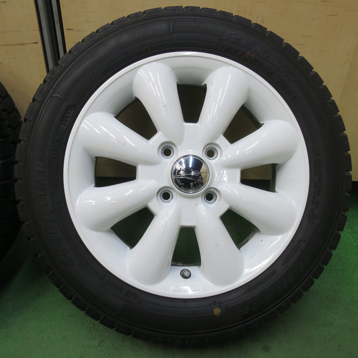 バリ溝！8.5分★スタッドレス 155/65R14 グッドイヤー アイスナビ7 LaLa Palm ララパーム 14インチ PCD100/4H★5123103イス