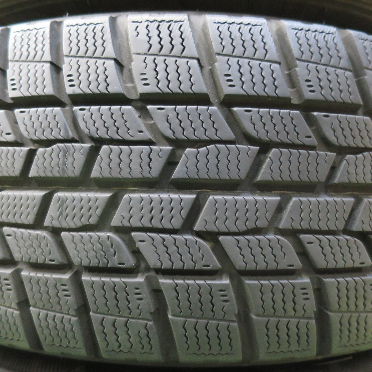 バリ溝！9分★スタッドレス 195/65R15 グッドイヤー アイスナビ6 Areg 15インチ PCD100 114.3/5H マルチ★5021501イス