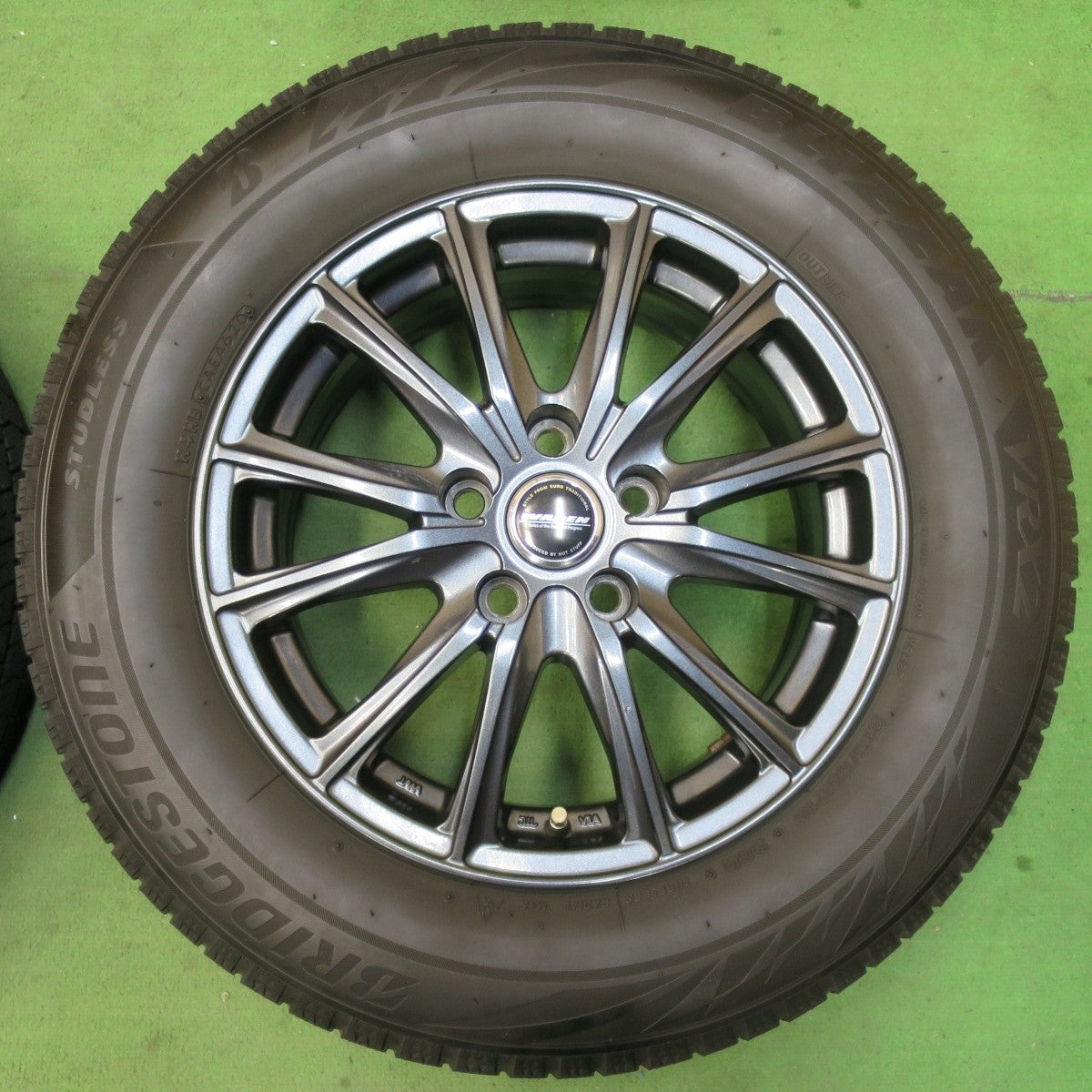 キレイ★スタッドレス 215/65R16 ブリヂストン ブリザック VRX2 WAREN ヴァーレン 16インチ PCD114.3/5H★5021104イス