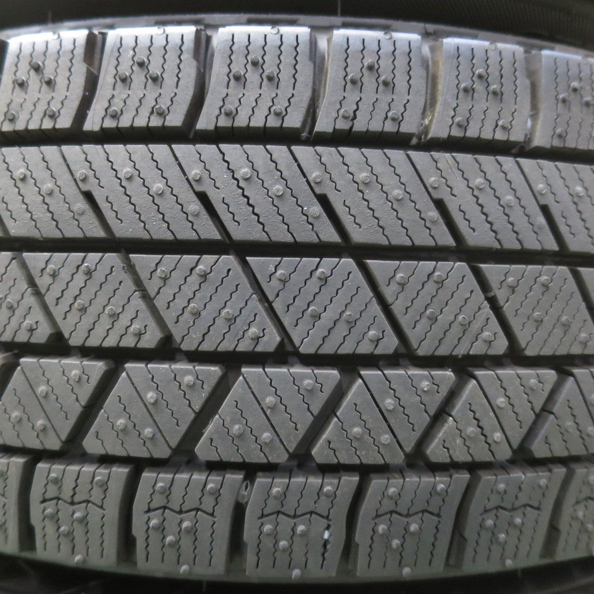 バリ溝！25年！キレイ！ほぼ10分◎スタッドレス 165/65R14 ブリヂストン ブリザック VRX3 SIBILLA NEXT W45 シビラ ネクスト 14インチ PCD100/4H◎6070107イス