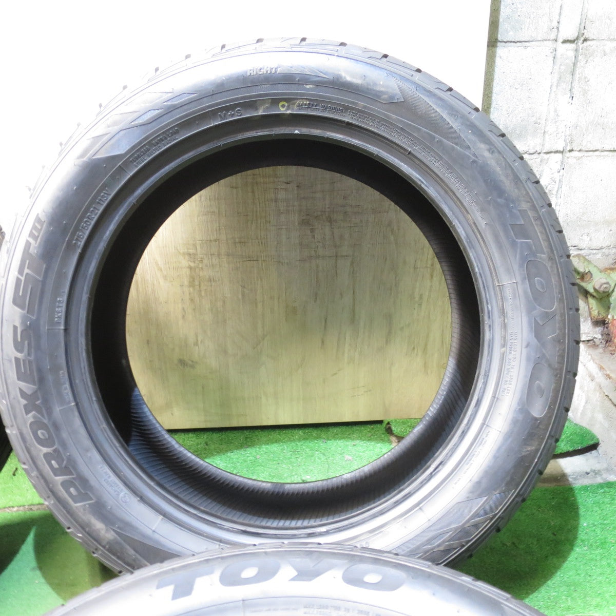 *送料無料* 未使用！23年★275/50R21 トーヨー プロクセス ST3 タイヤ 21インチ レクサス LX 等★4052203クノタ