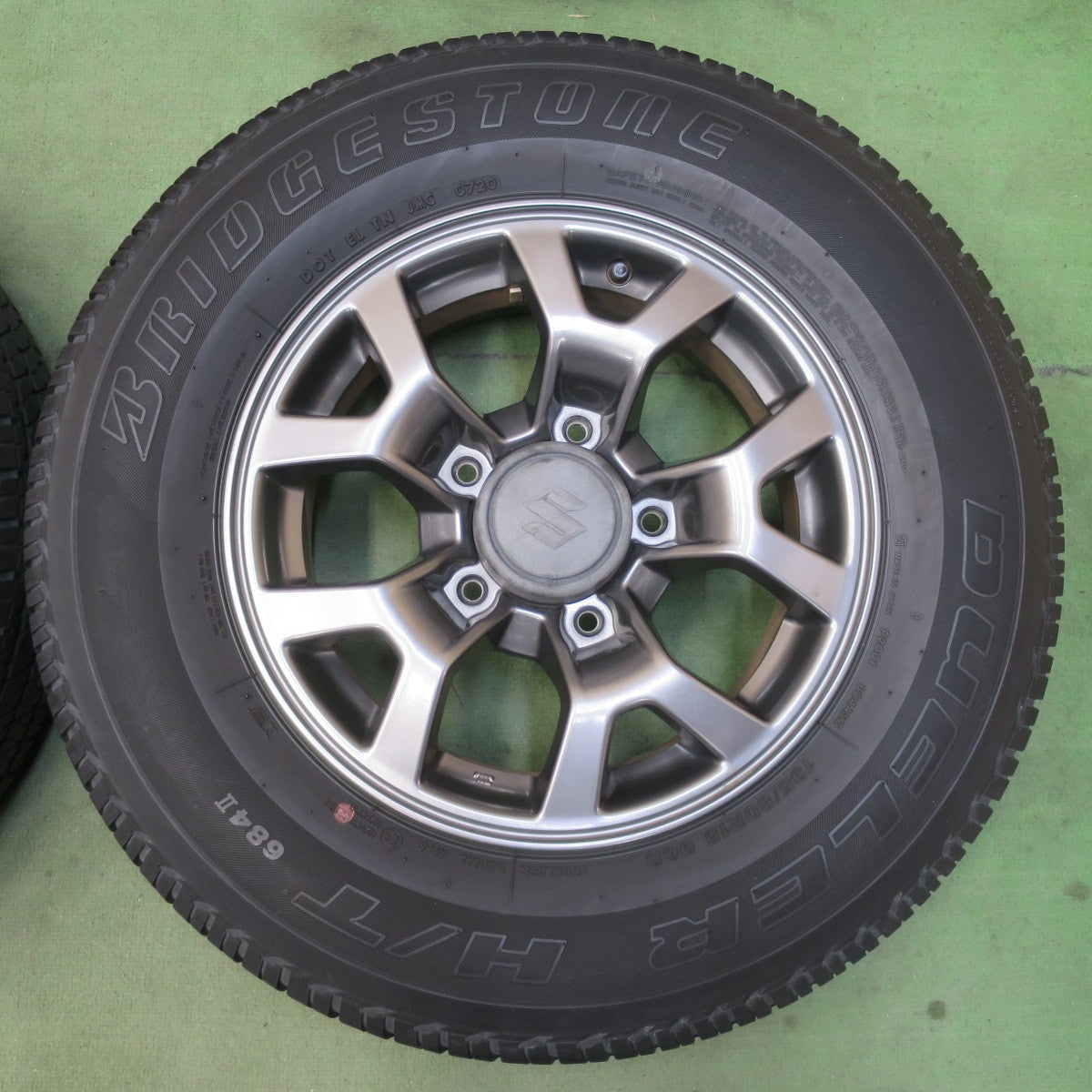 バリ溝！キレイ！8.5分★スズキ JB74W ジムニー シエラ 純正 195/80R15 ブリヂストン デューラー H/T 684Ⅱ DUELER 15インチ PCD139.7/5H★6040901イノ