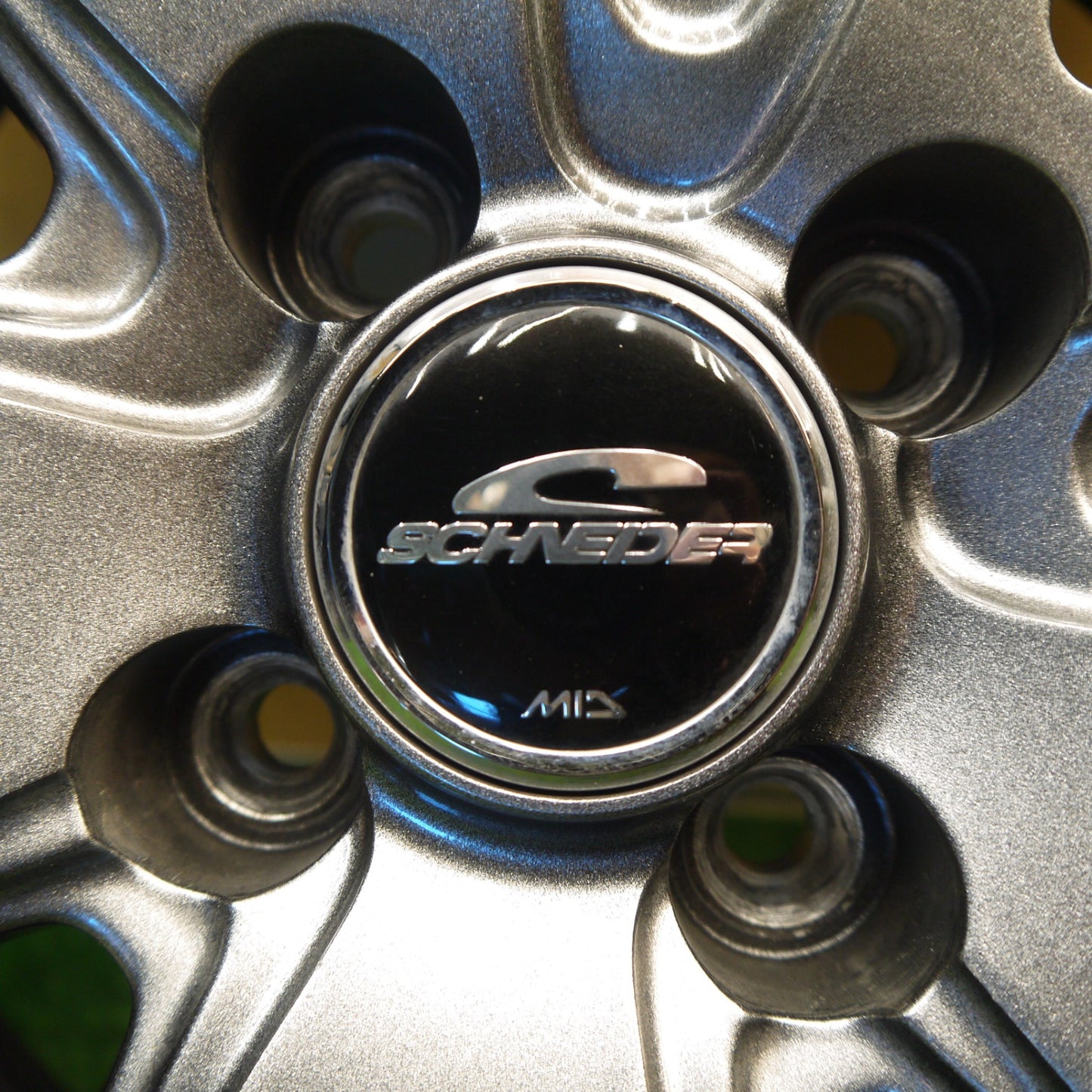 バリ溝！23年！キレイ！9分★スタッドレス 185/60R15 ヨコハマ アイスガード iG60 SCHNEIDER MiD シュナイダー 15インチ PCD100/4H★6030904Hス