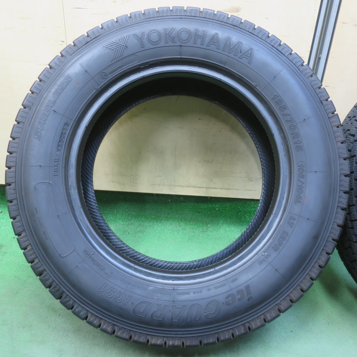 バリ溝！22年！9.5分以上★スタッドレス 195/70R15 106/104L 12PR ヨコハマ アイスガード iG91 タイヤ 15インチ キャラバン ハイエース 等★6062403イスタ